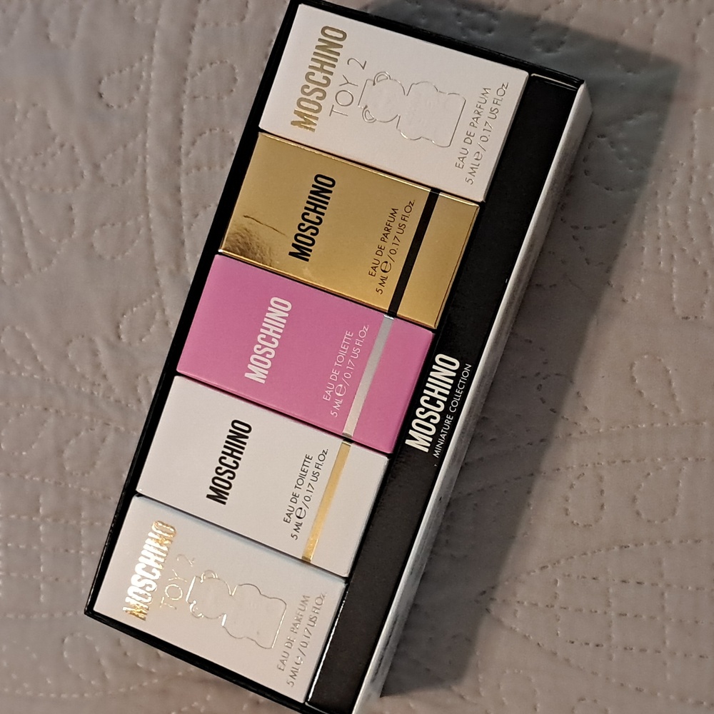 Moschino Empty Box Parfum Set (perfume or bottles not included)